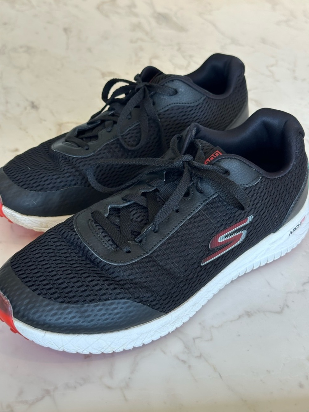 Skechers Black Go Golf Arch Fit Men’s size 10 Shoes
